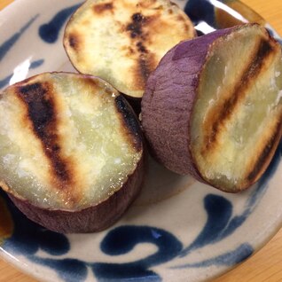 魚焼きグリルで焼くだけ！おウチで焼き芋